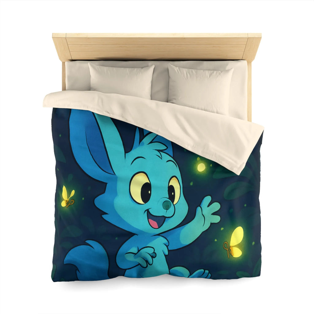 Housse de couette enfantine décorée avec lapin bleu et lucioles sous lune brillante