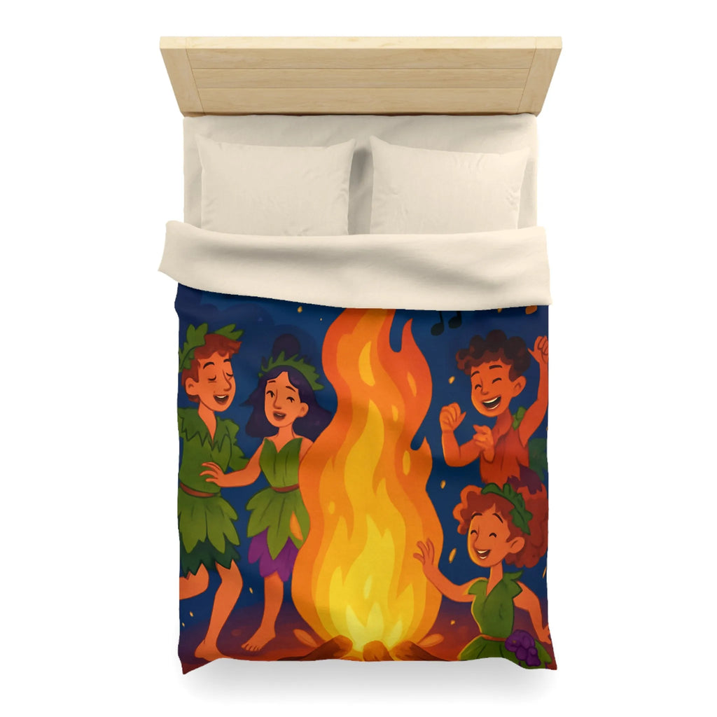 Housse de couette joyeuse autour d'un feu de camp avec enfants et raisins dansants