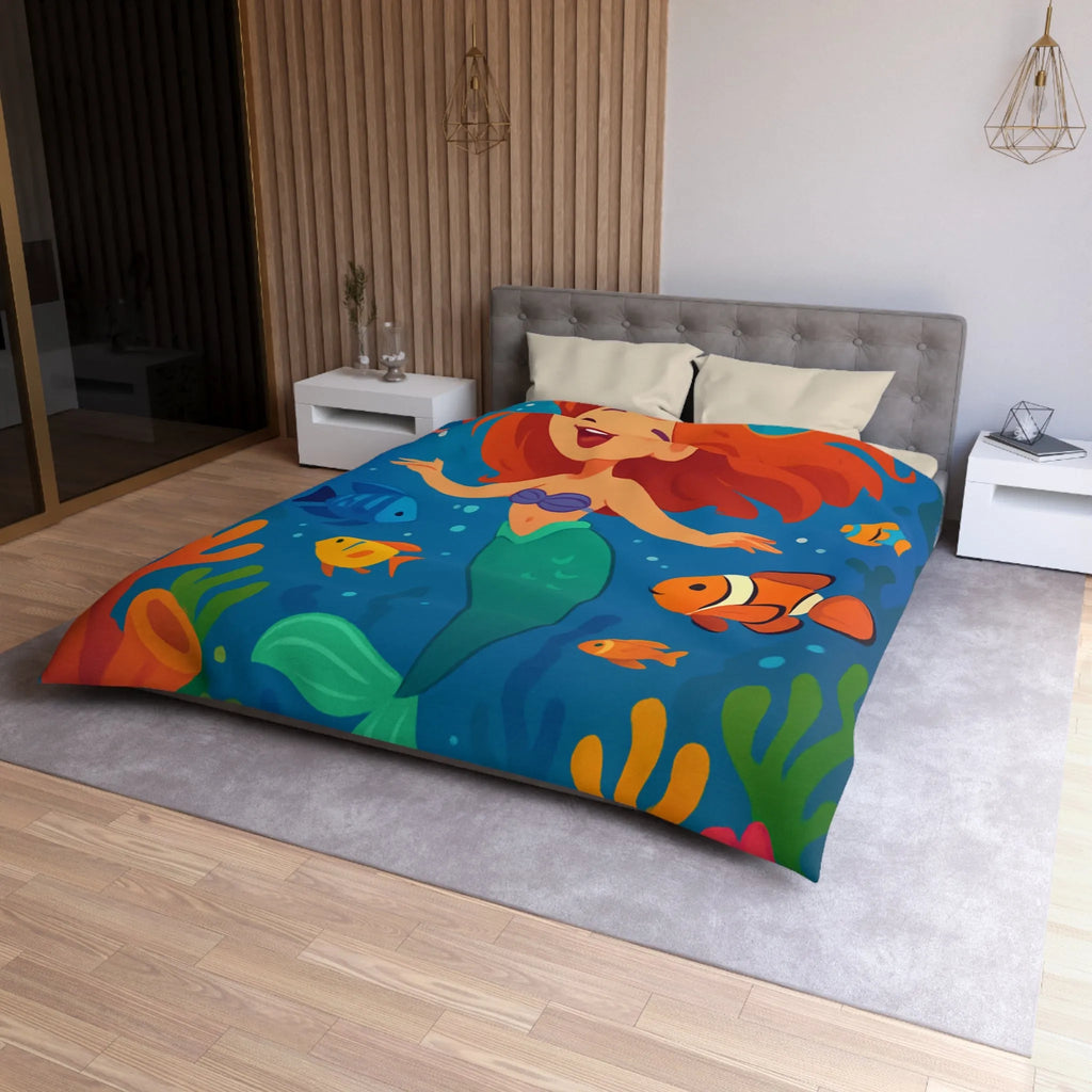 Housse de couette colorée avec sirène joyeuse et poissons dans un océan magique