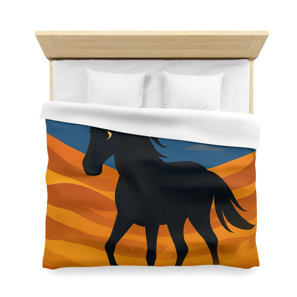 Housse de couette cheval noir galopant sur dunes dorées au crépuscule paisible