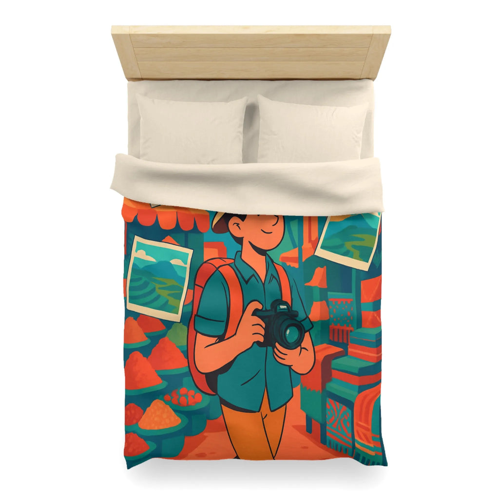 Housse de Couette Colorée avec Voyageur Photographiant un Marché Animé et Vibrant