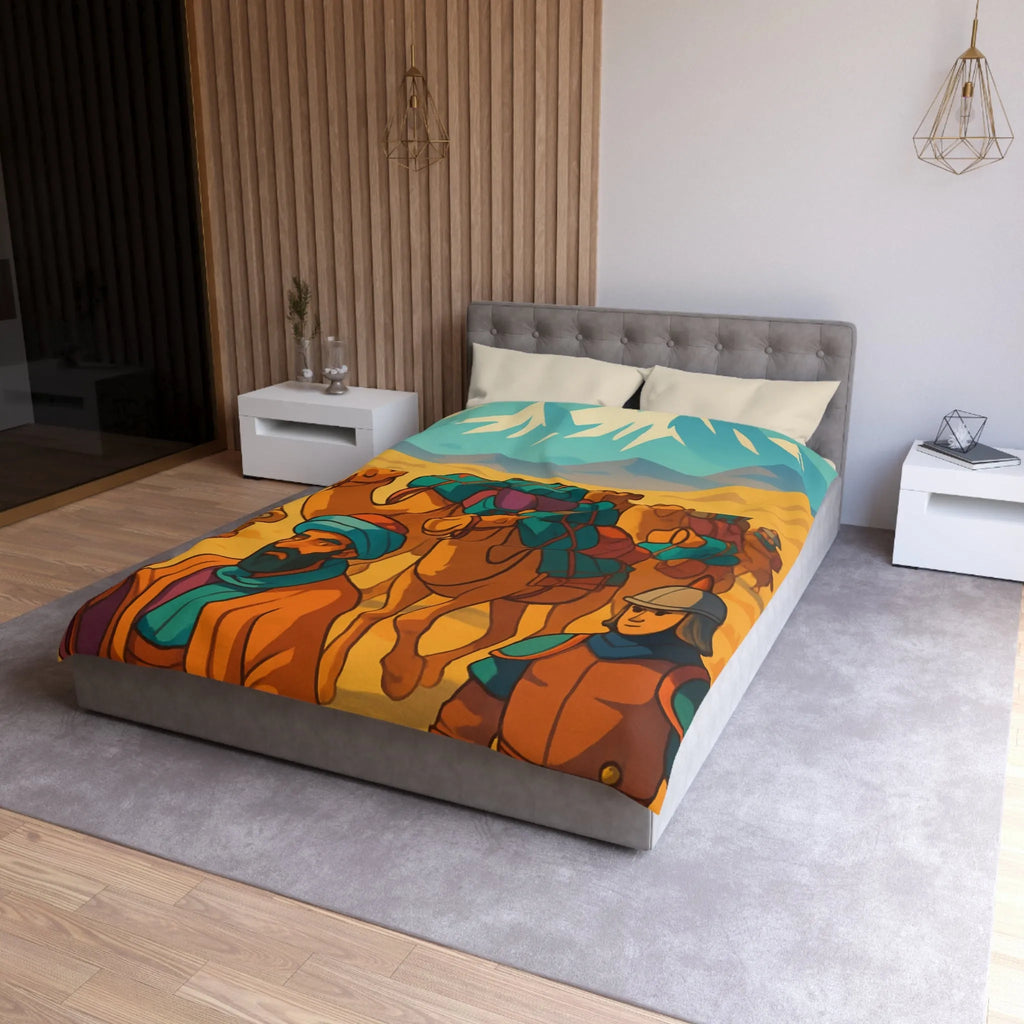 Housse de couette avec caravane de chameaux traversant un désert montagneux en arrière-plan