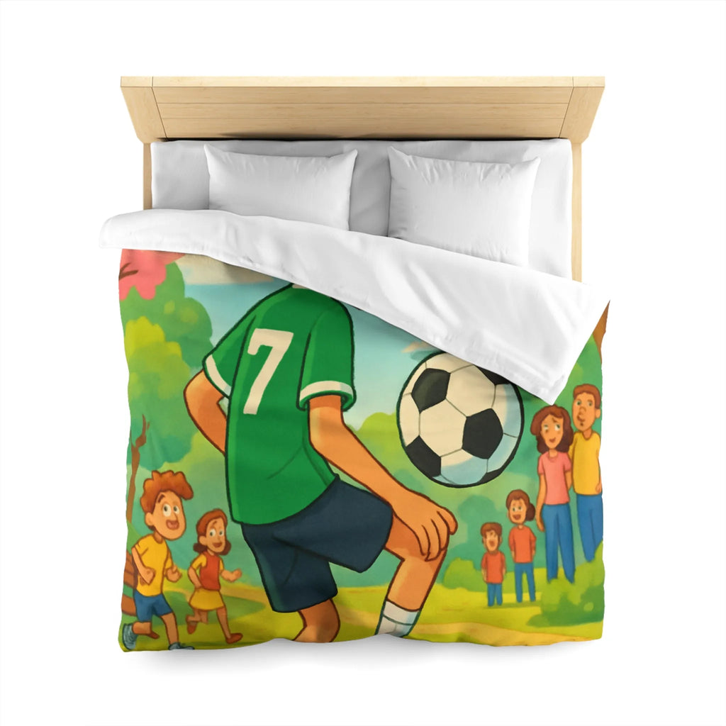 'Housse de couette enfant : garçon jouant au football dans parc coloré et animé'