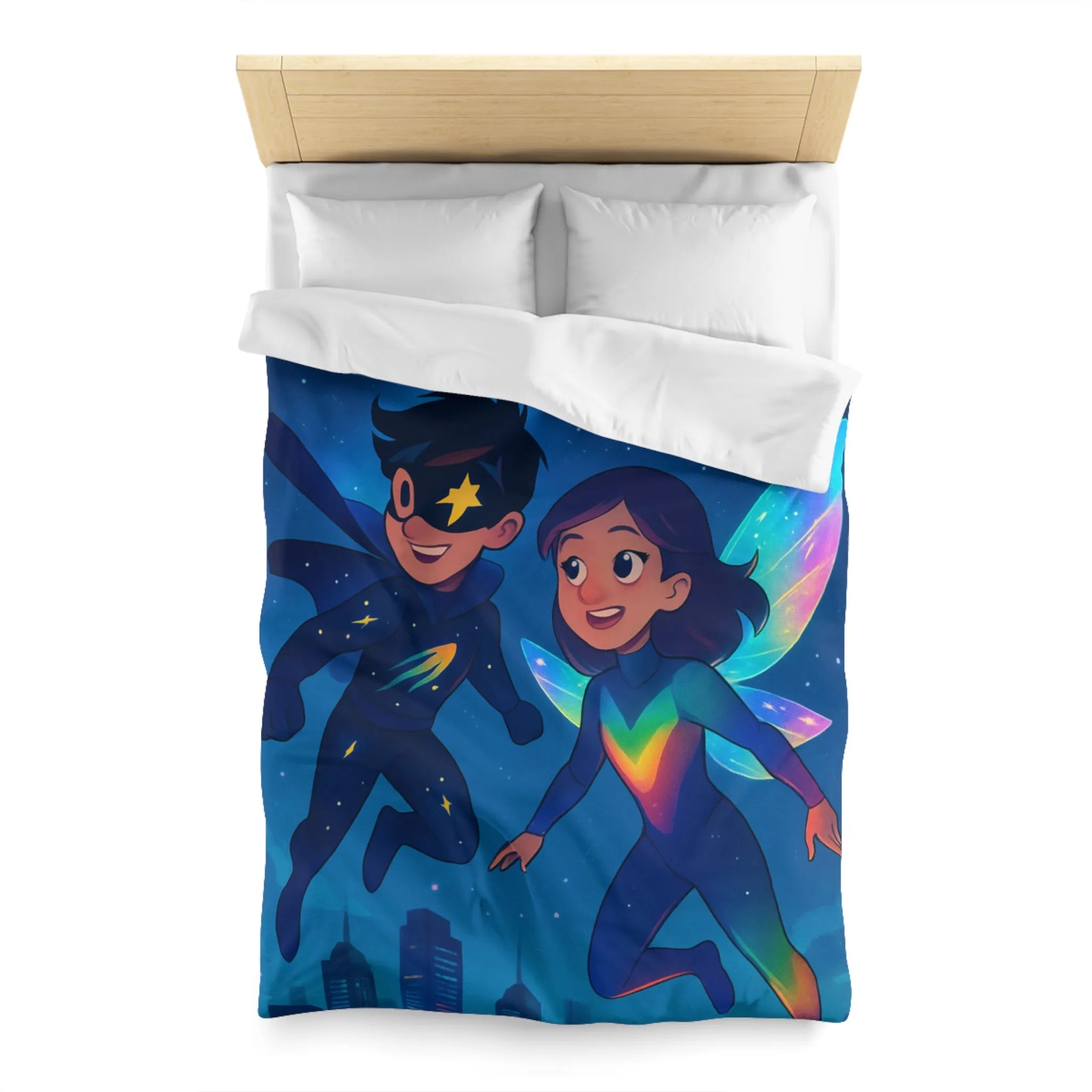 Housse de couette enfant illustrant super-héros lumineux volant au-dessus d’une ville étoilée