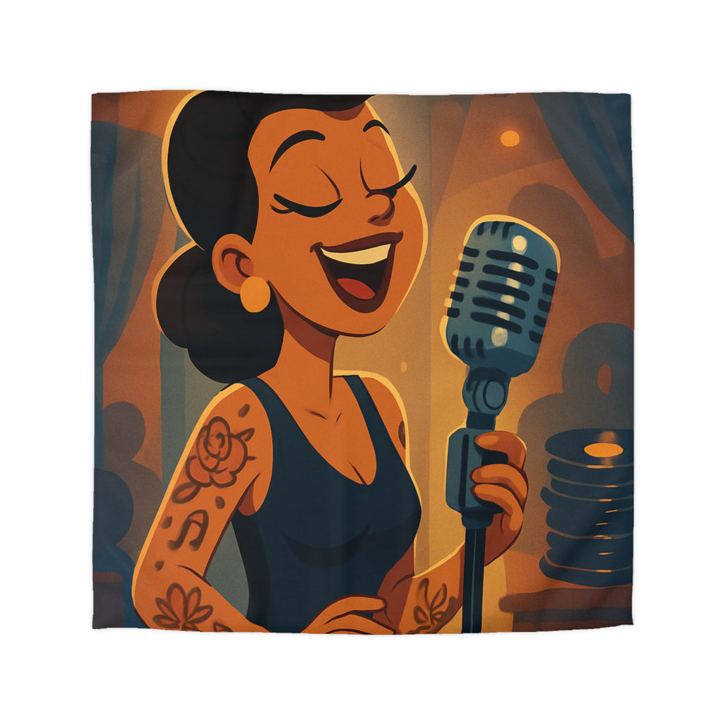 Housse de couette rétro avec chanteuse tatouée sous lumière vintage et micro classique