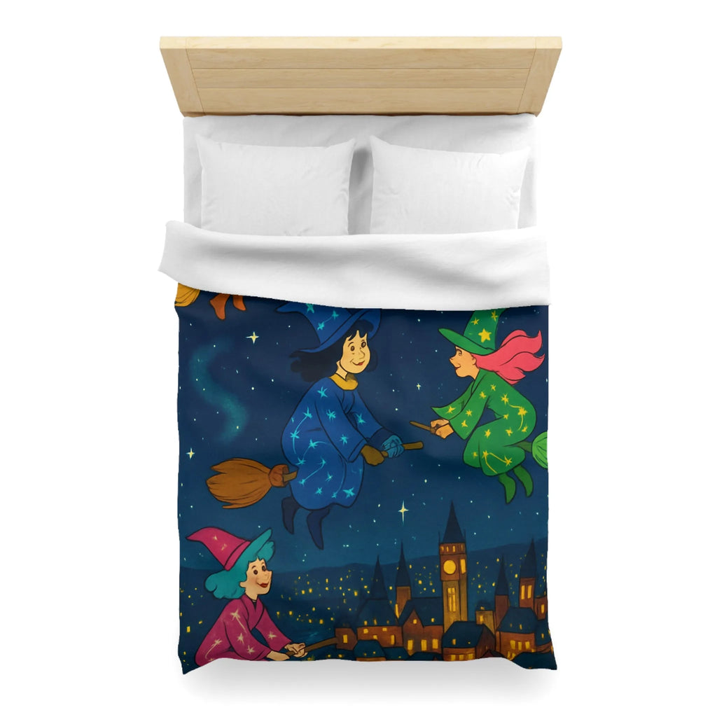 "Housse de Couette Féérique avec Sorcières Volant dans le Ciel Étoilé au-dessus de la Ville"