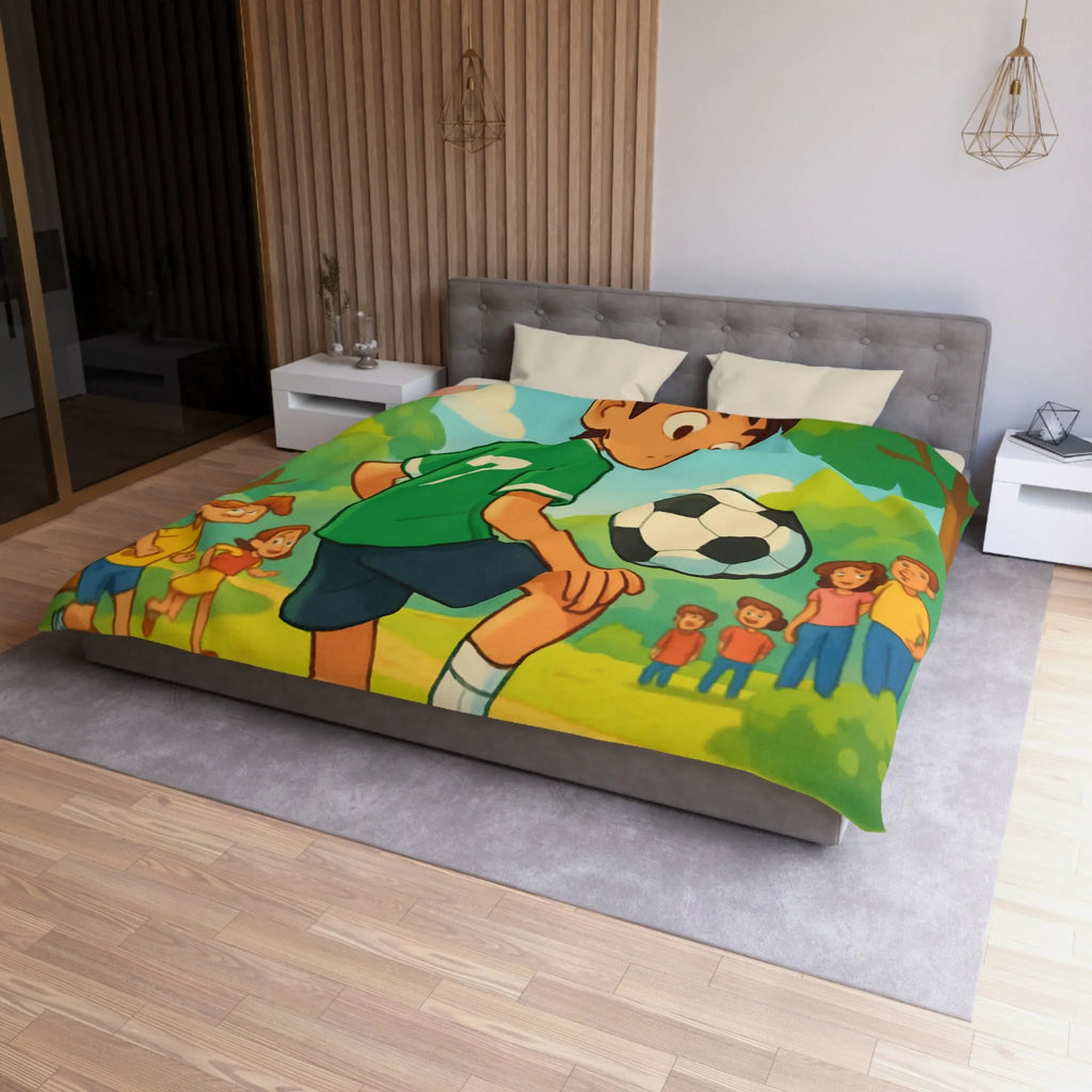 'Housse de couette enfant : garçon jouant au football dans parc coloré et animé'