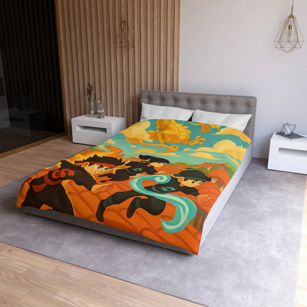 Housse de couette avec ninjas sautant et dragon doré dans un ciel ensoleillé