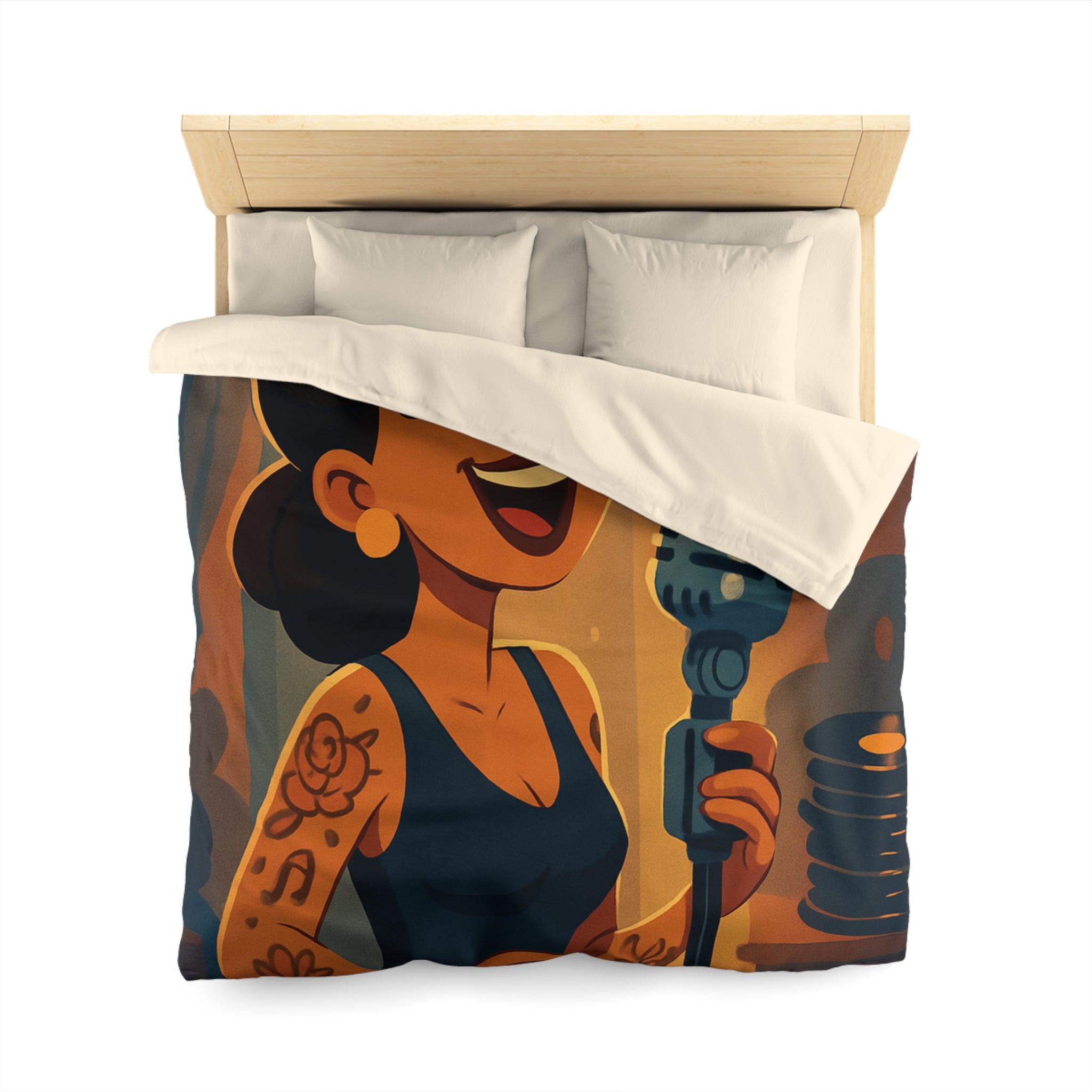 Housse de couette rétro avec chanteuse tatouée sous lumière vintage et micro classique