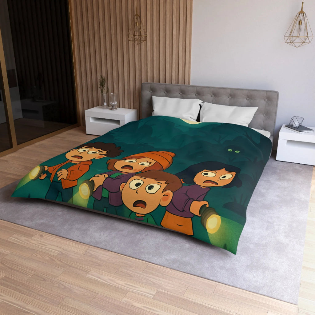 Housse de couette illustrée avec enfants explorant forêt mystérieuse par nuit de pleine lune