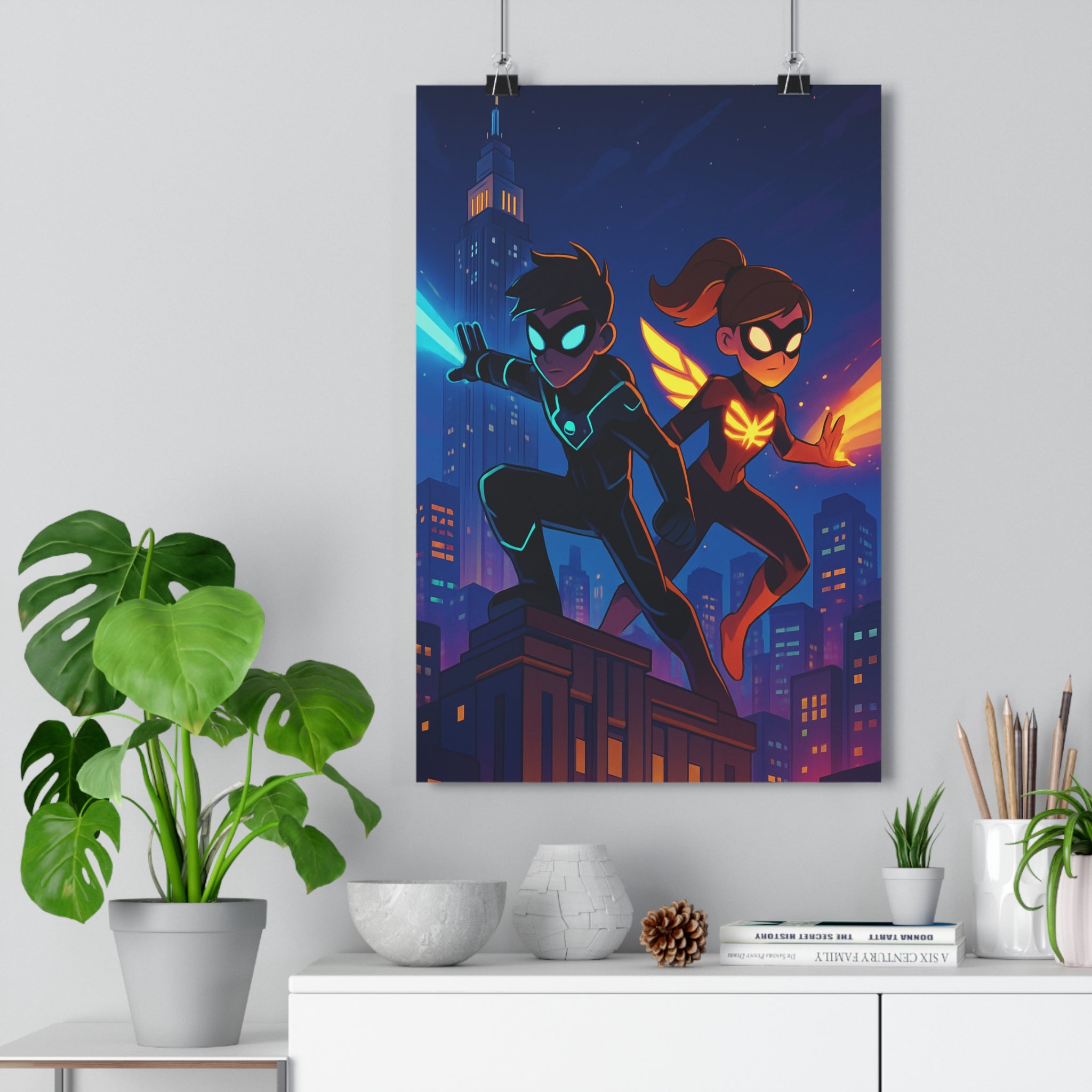 Poster décoratif moderne superhéros bleu orange futuriste dynamique chambre salon urbain néon aventure ambiance