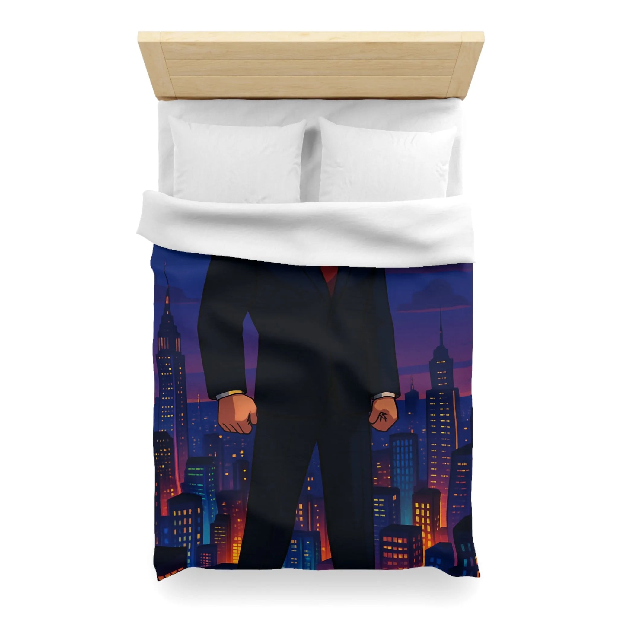 Héros musclé en costume noir observant la ville illuminée au crépuscule animé