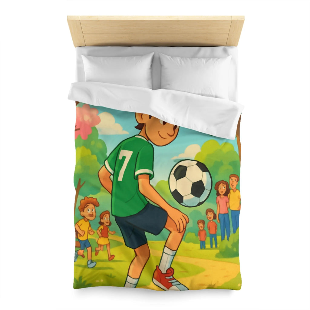 'Housse de couette enfant : garçon jouant au football dans parc coloré et animé'