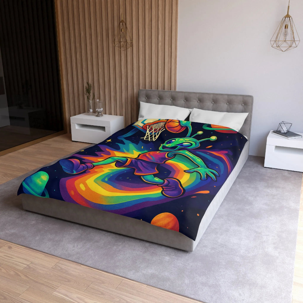 Housse de couette colorée avec alien jouant au basket dans l'espace intergalactique étoilé