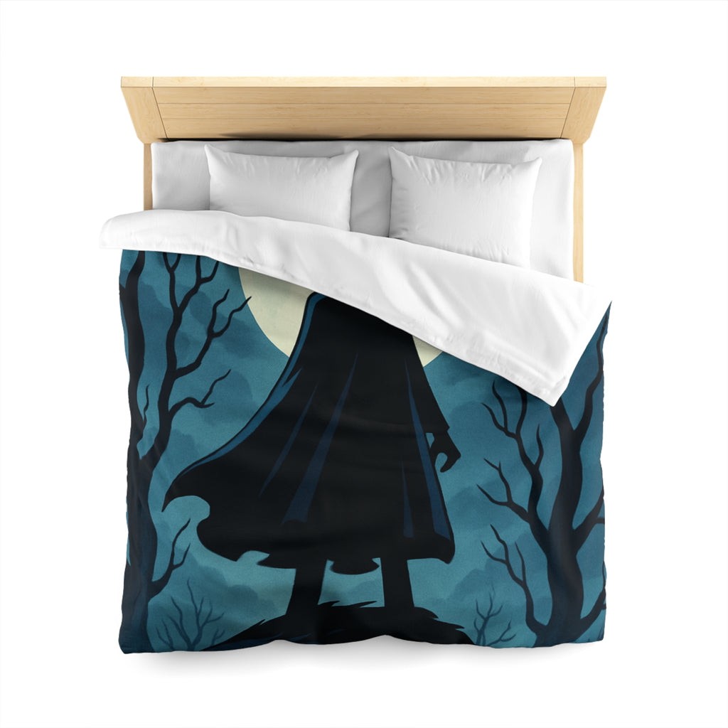 Plongez dans une scène nocturne mystérieuse avec silhouette et hibou sous lune pleine