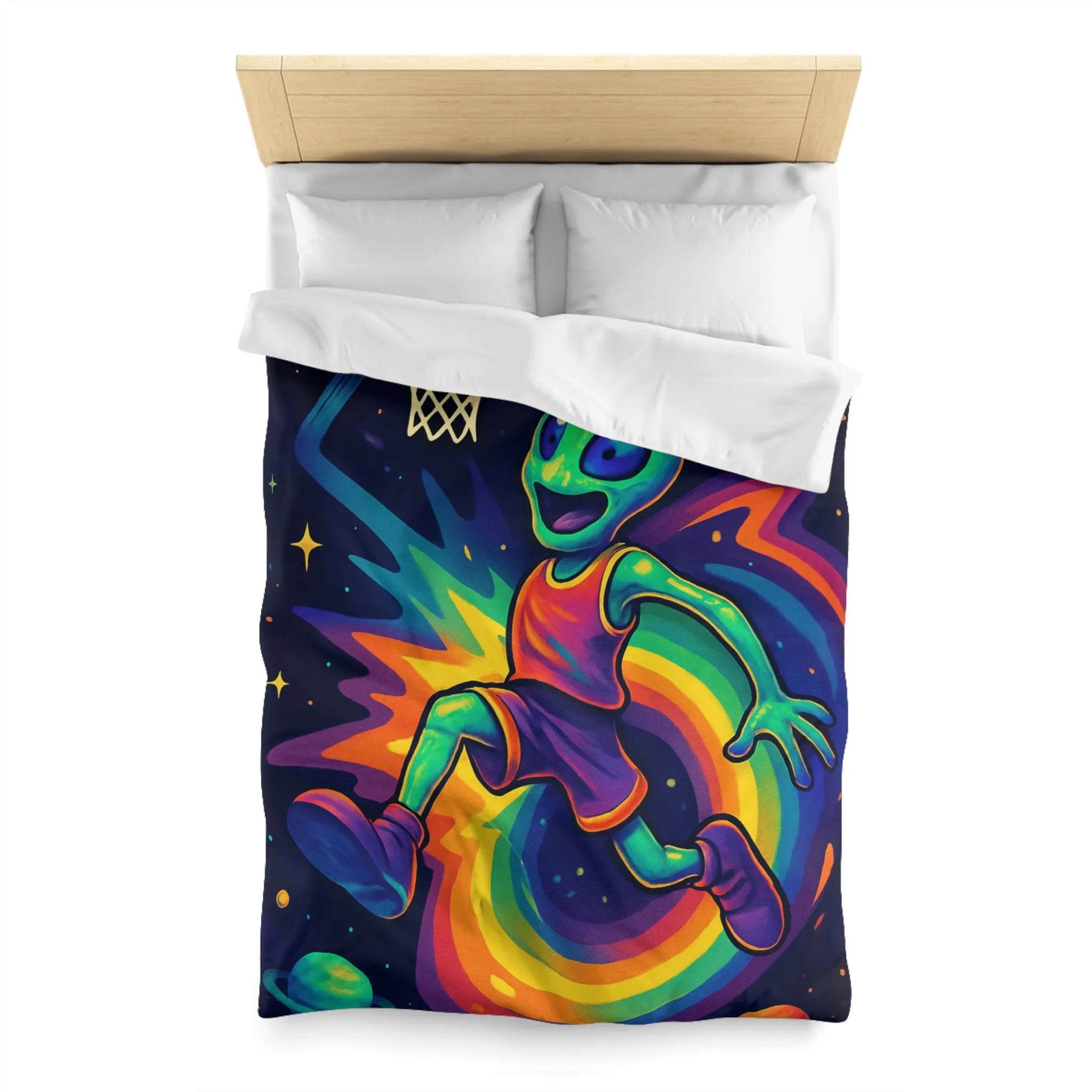 Housse de couette colorée avec alien jouant au basket dans l'espace intergalactique étoilé