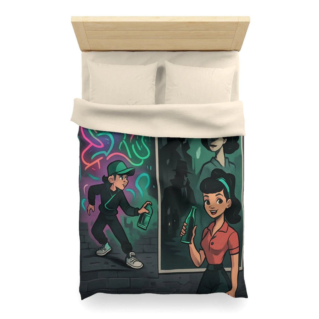 Housse de couette illustrée avec scène de rue colorée et personnages mystérieux