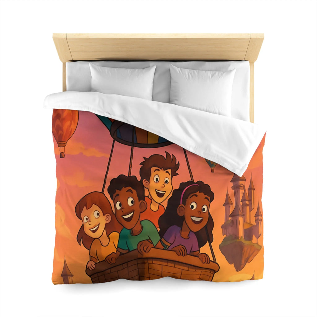 Housse de couette colorée avec enfants dans montgolfière et château en arrière-plan