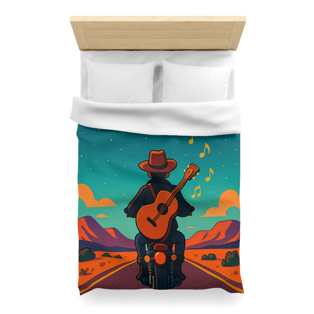 Housse de couette illustrée avec musicien en moto sous ciel étoilé et montagnes
