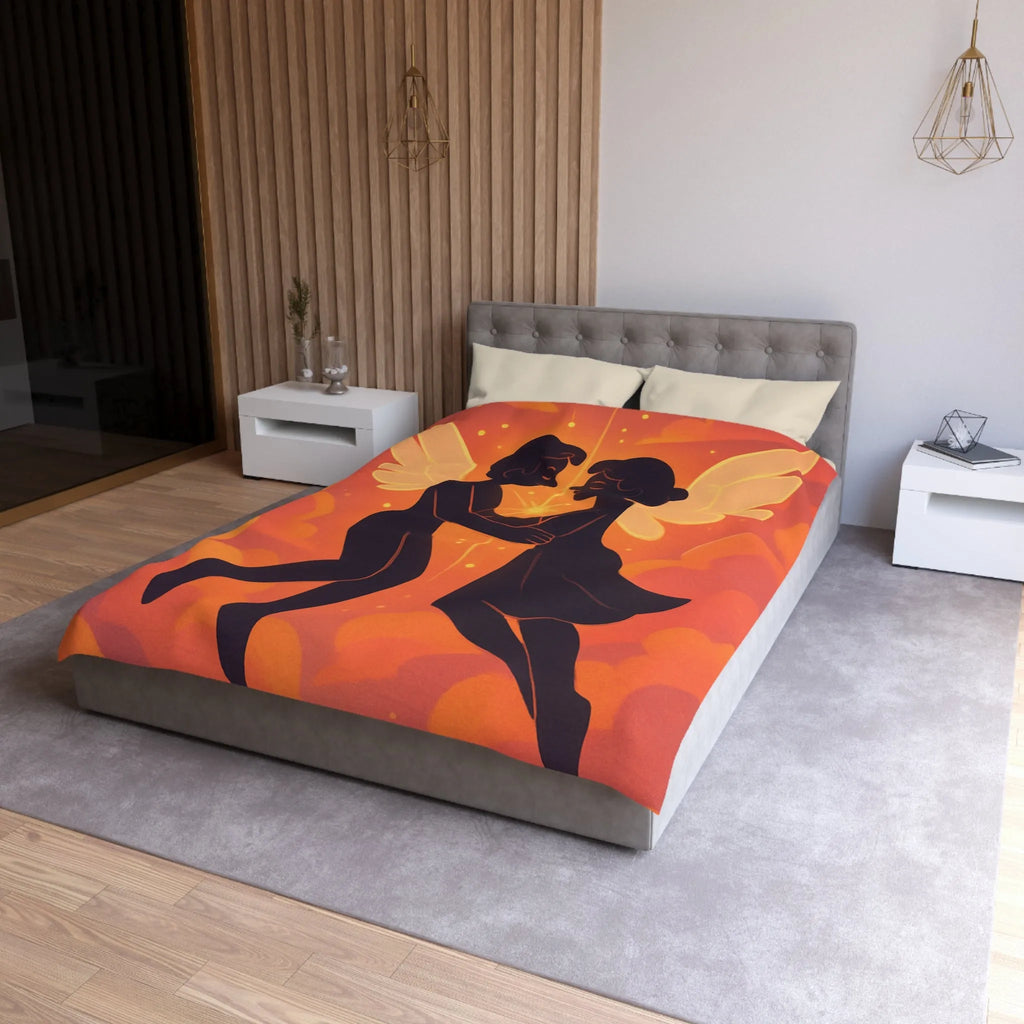 Housse de couette avec anges amoureux flottant dans nuages orangés dorés au crépuscule