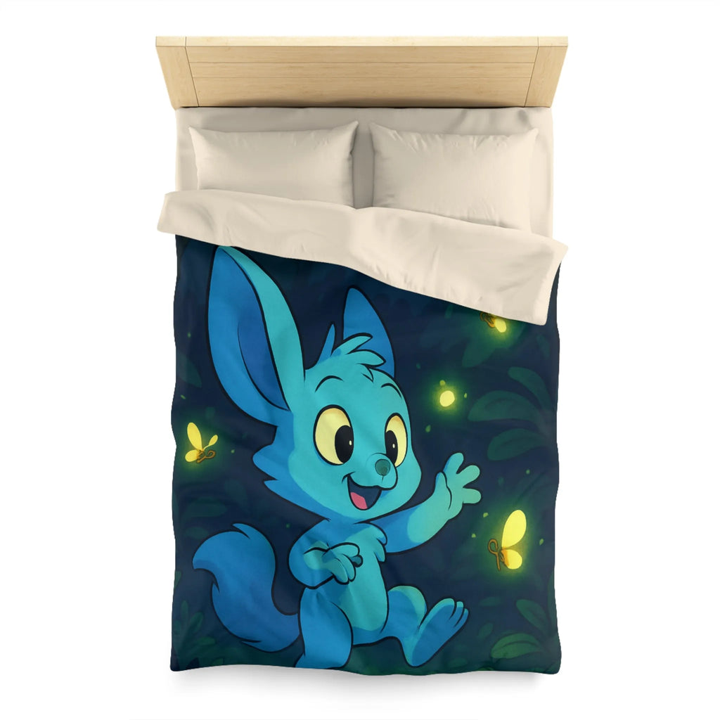 Housse de couette enfantine décorée avec lapin bleu et lucioles sous lune brillante