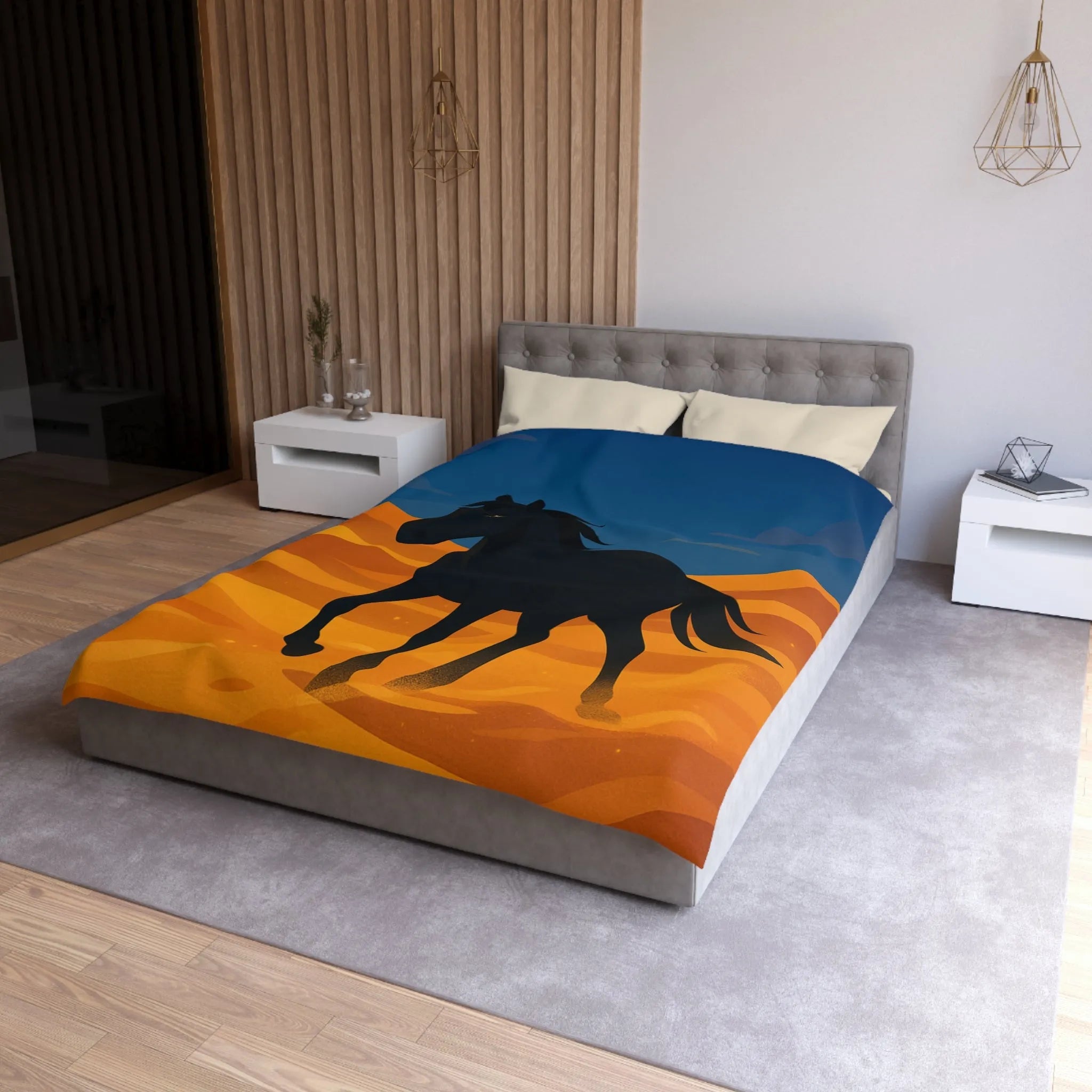 Housse de couette cheval noir galopant sur dunes dorées au crépuscule paisible