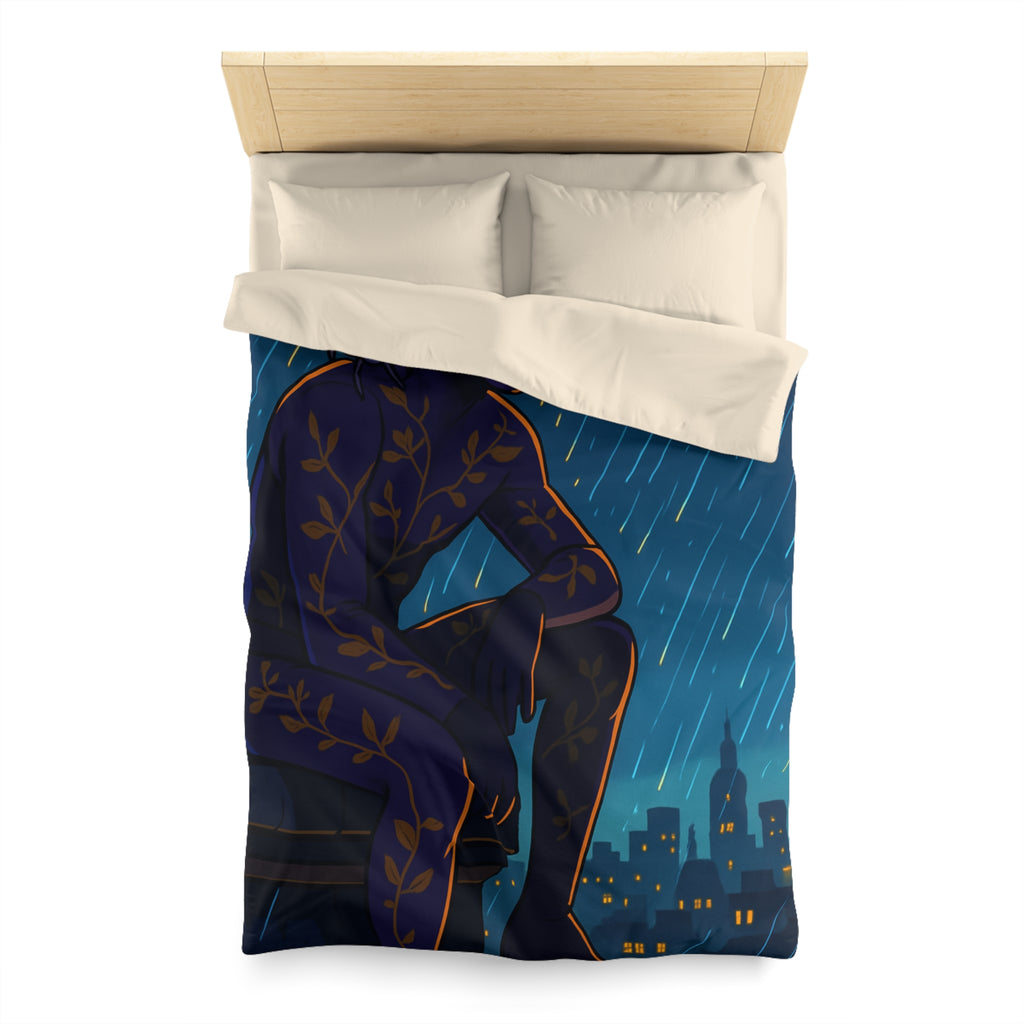 Housse de couette violette avec super-héros mystérieux sous la pluie nocturne colorée