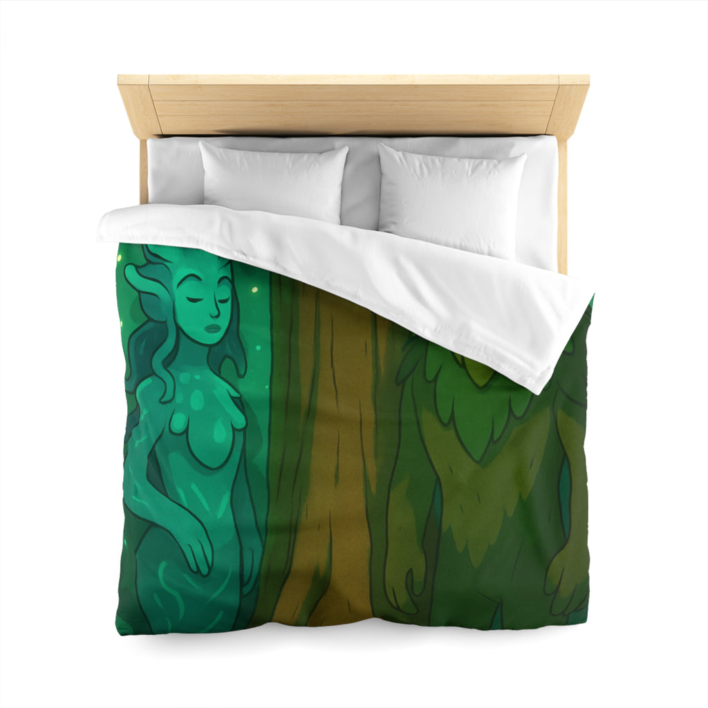 Housse de couette mystique forêt avec figures élémentaires, arbre central et ambiance sereine