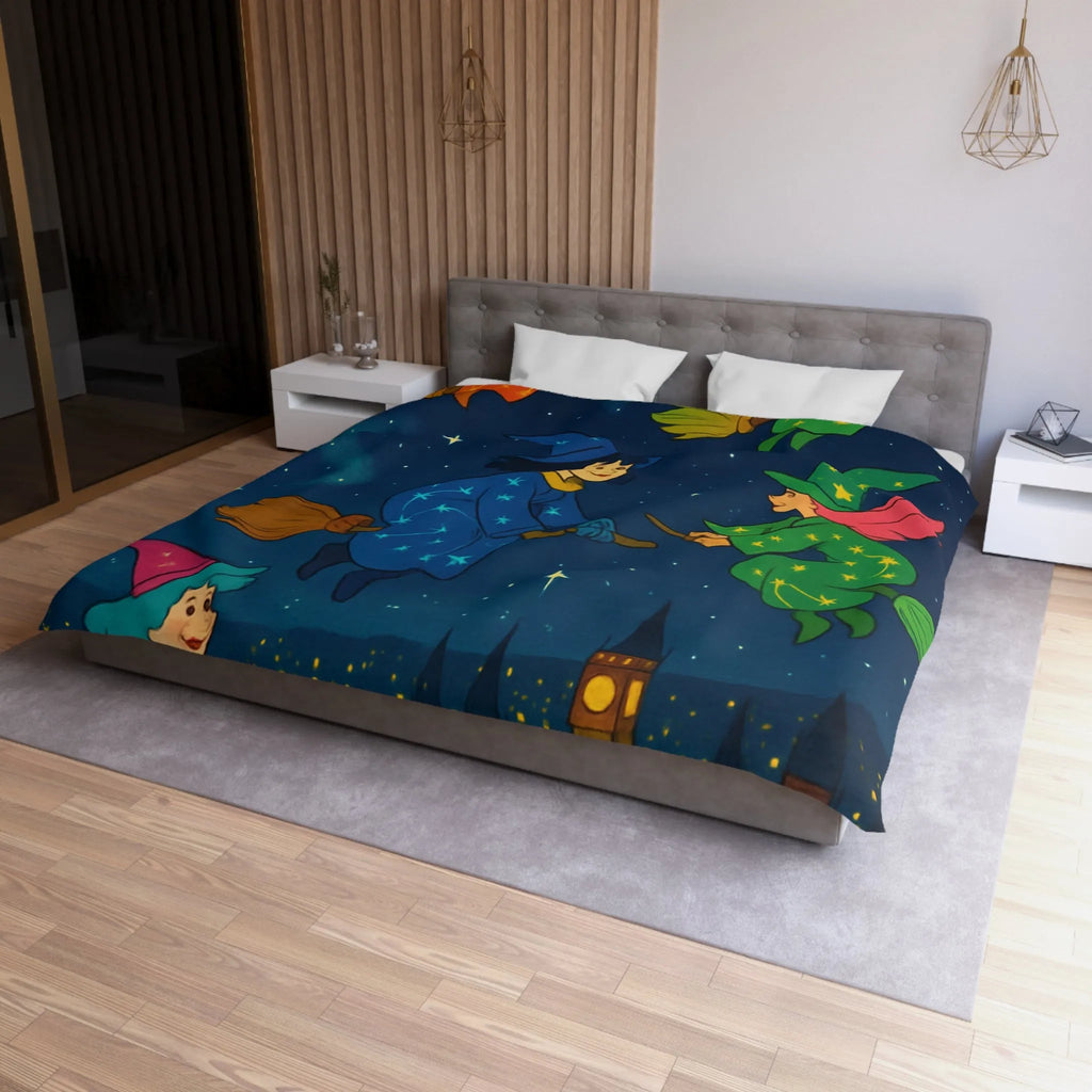 "Housse de Couette Féérique avec Sorcières Volant dans le Ciel Étoilé au-dessus de la Ville"