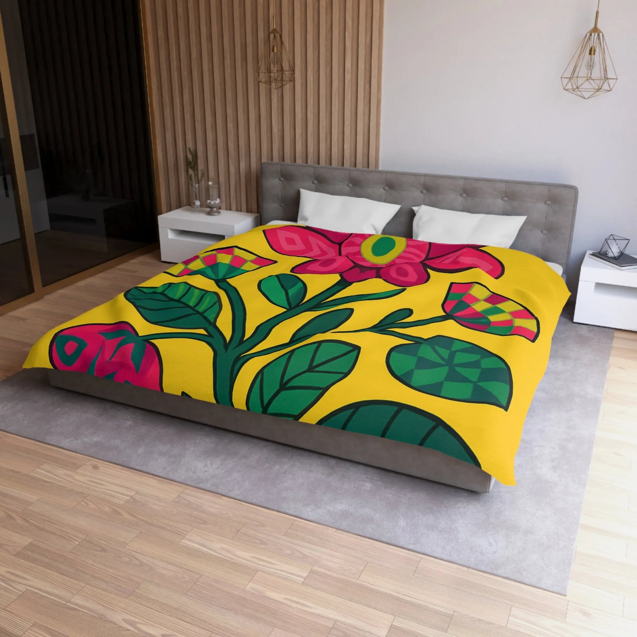 Housse de couette florale vibrante avec grandes fleurs rouges et feuilles vertes sur fond jaune