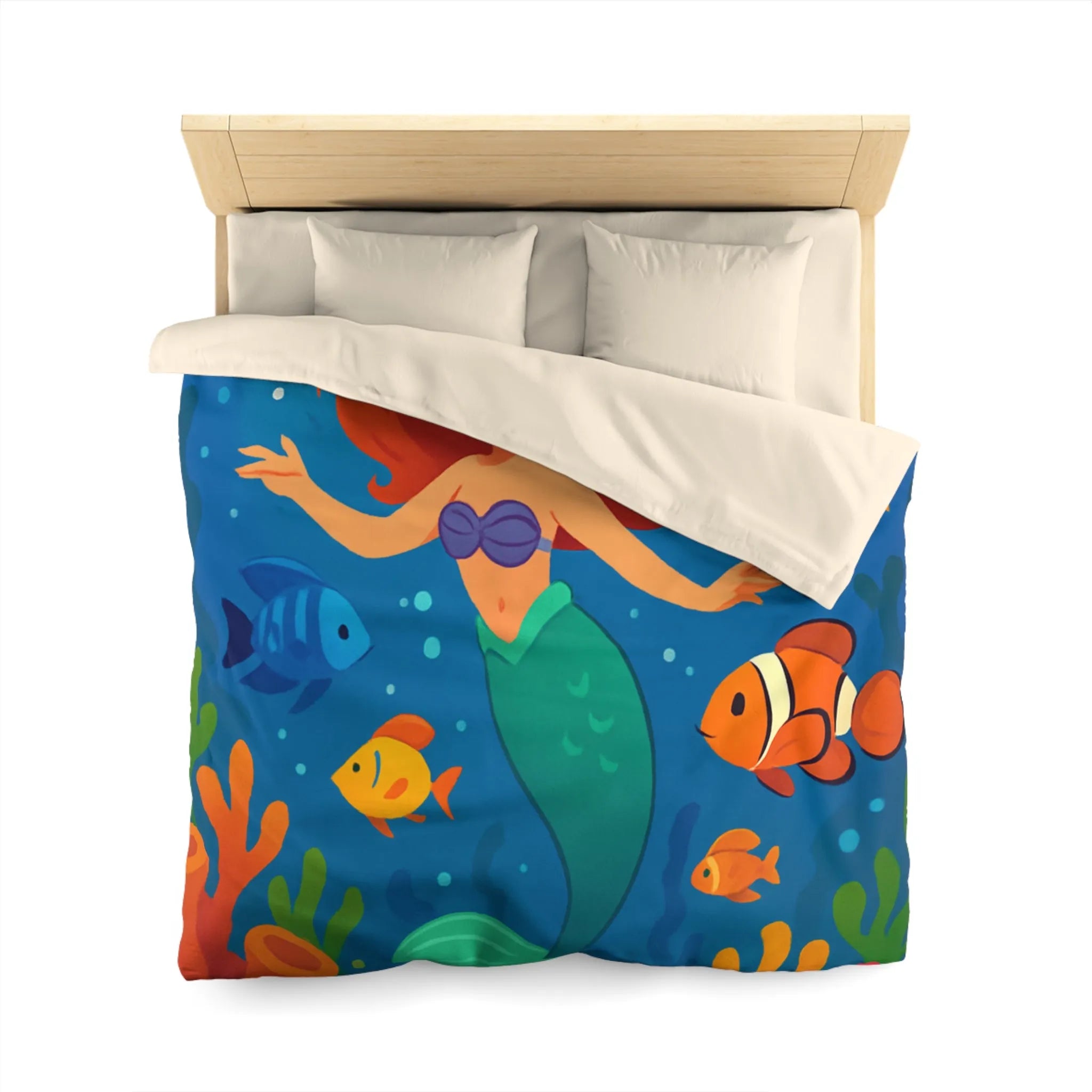 Housse de couette colorée avec sirène joyeuse et poissons dans un océan magique