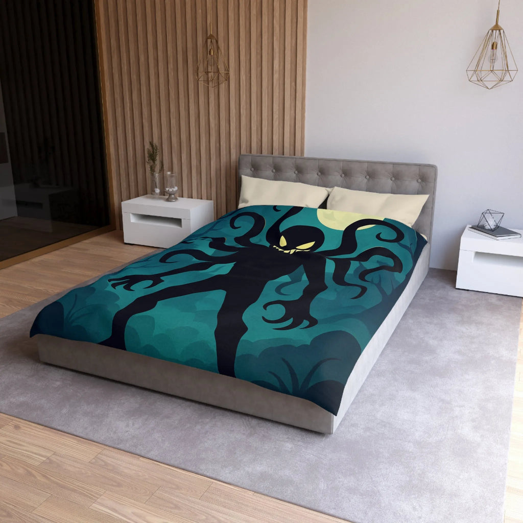 Housse de couette créature mystique sous lumière de lune dans forêt énigmatique sombre