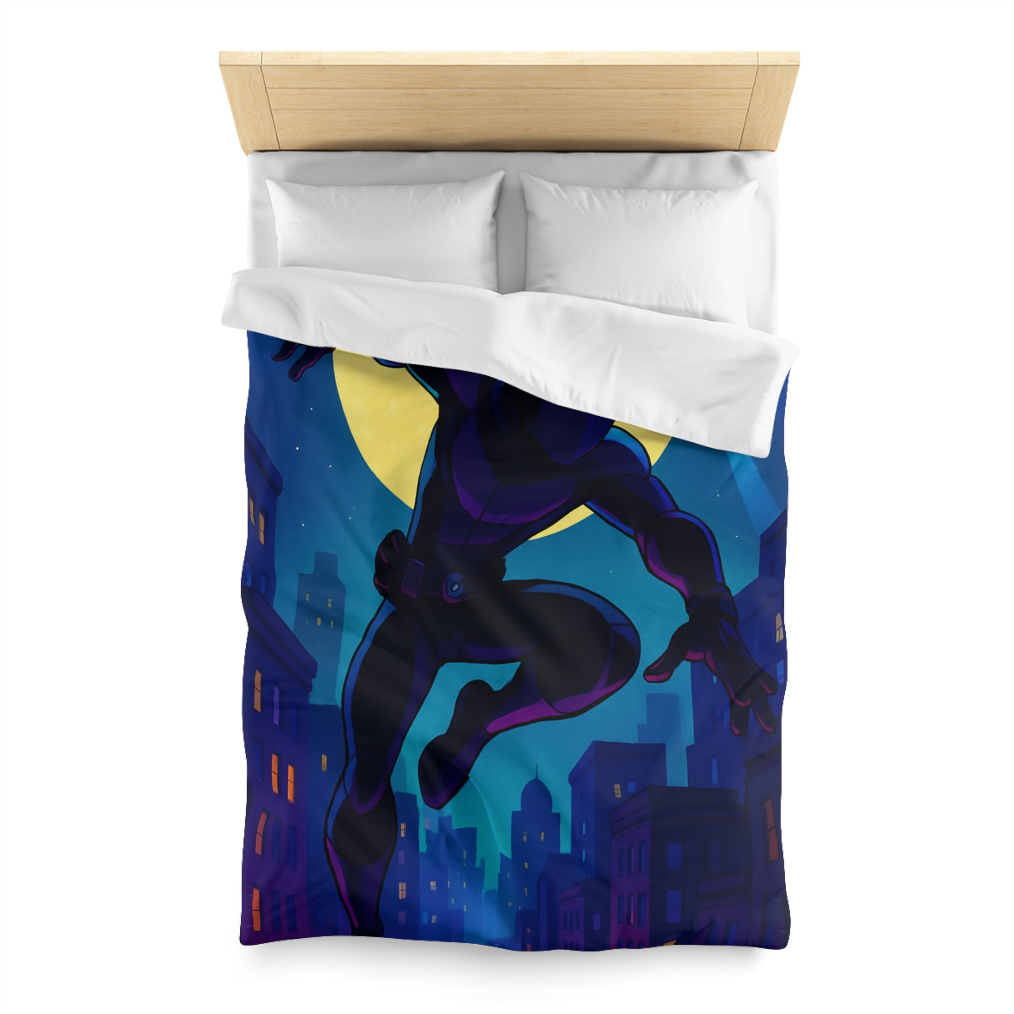 Housse de couette super-héros noir sautant devant une pleine lune et des drones urbains