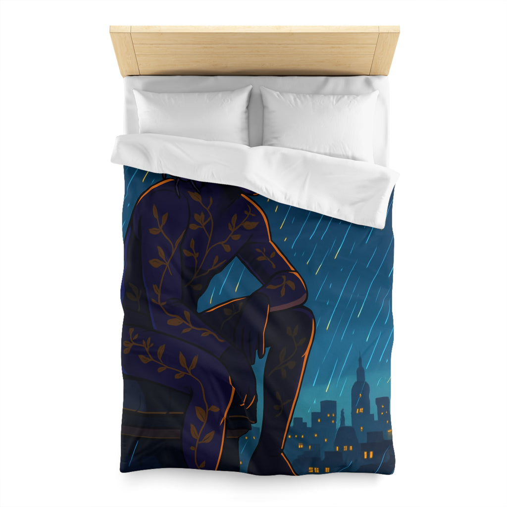 Housse de couette violette avec super-héros mystérieux sous la pluie nocturne colorée