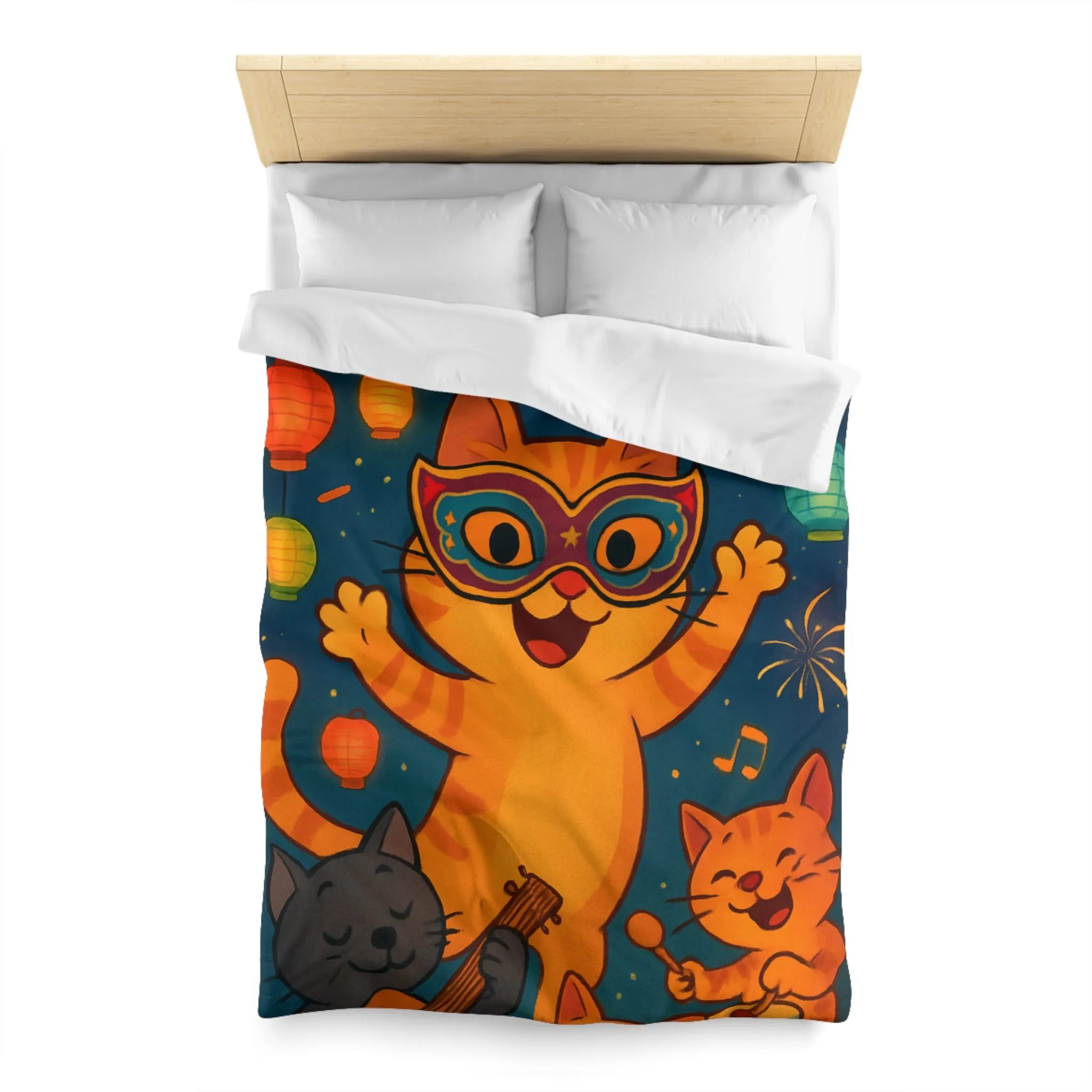 Housse de couette festive avec chats joyeux, feux d'artifice et lanternes colorées