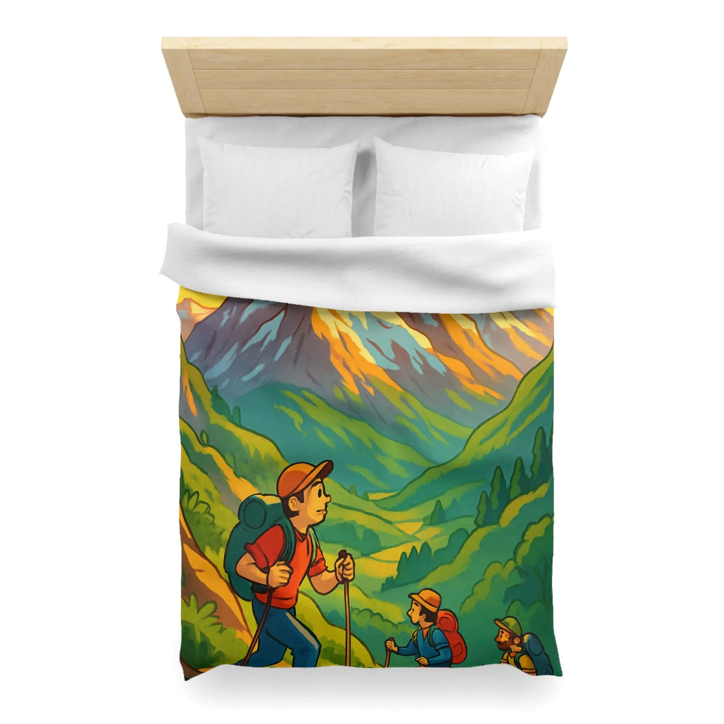 Explorez les sommets alpins en randonnée avec des aigles majestueux et un lever de soleil