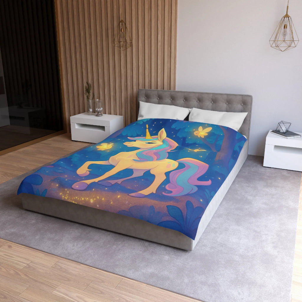 Housse de couette avec licorne féerique et lucioles dans une forêt enchantée