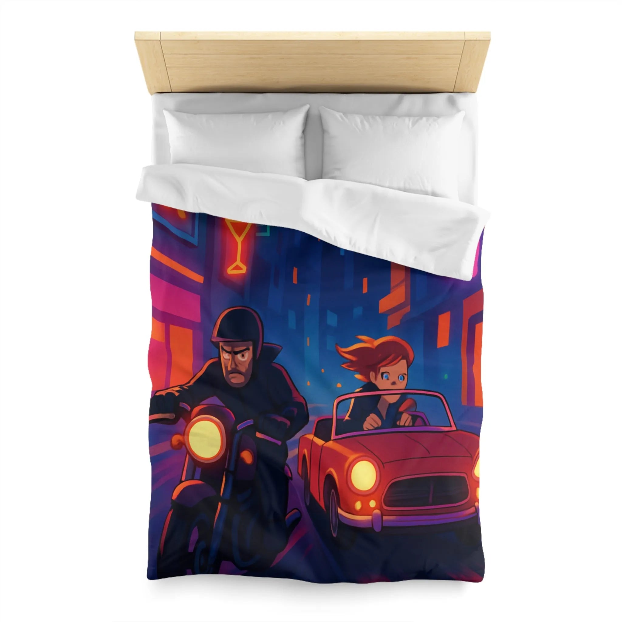 Housse de couette illustrant une scène urbaine nocturne animée avec moto et voiture