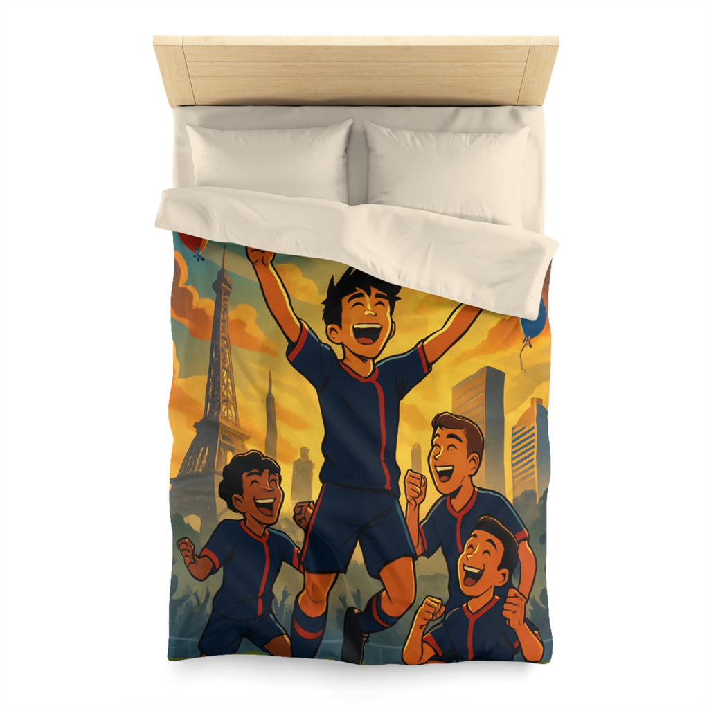 Housse de couette pour enfants avec footballeurs enthousiastes devant paysage urbain en coucher de soleil