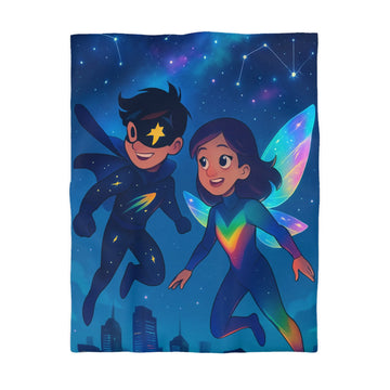 Housse de couette enfant illustrant super-héros lumineux volant au-dessus d’une ville étoilée