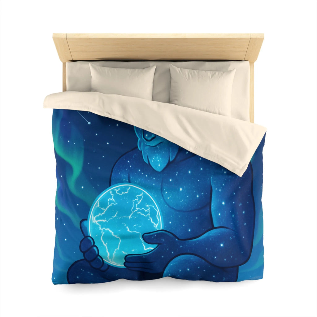 Housse de couette cosmique avec géant céleste tenant une planète lumineuse bleue