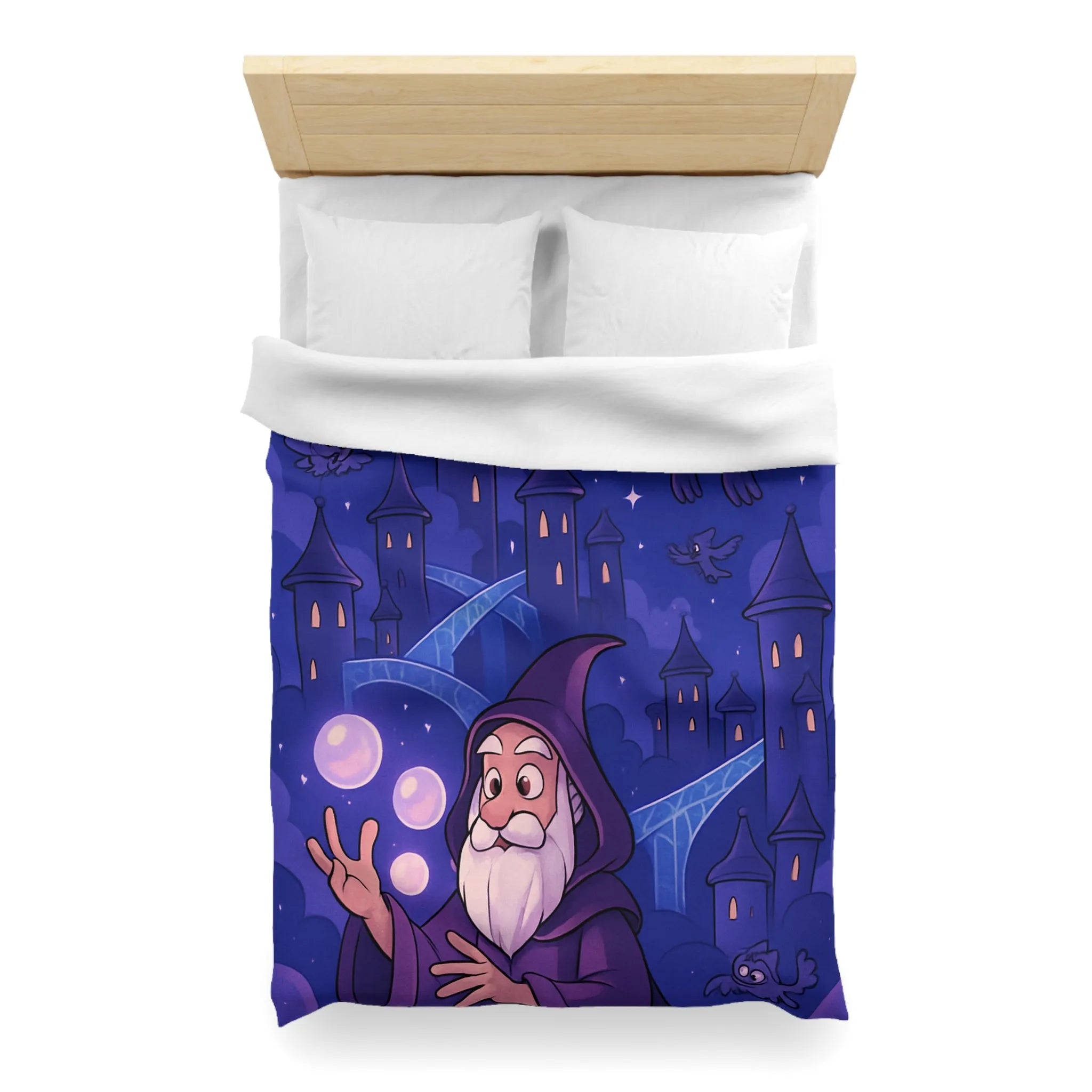 Housse de couette magique avec dragon violet, hiboux et sorcier devant château