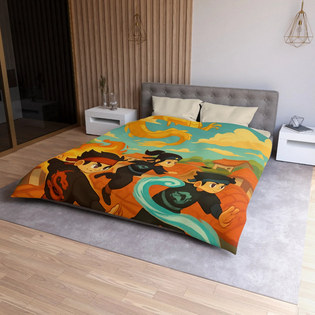 Housse de couette avec ninjas sautant et dragon doré dans un ciel ensoleillé
