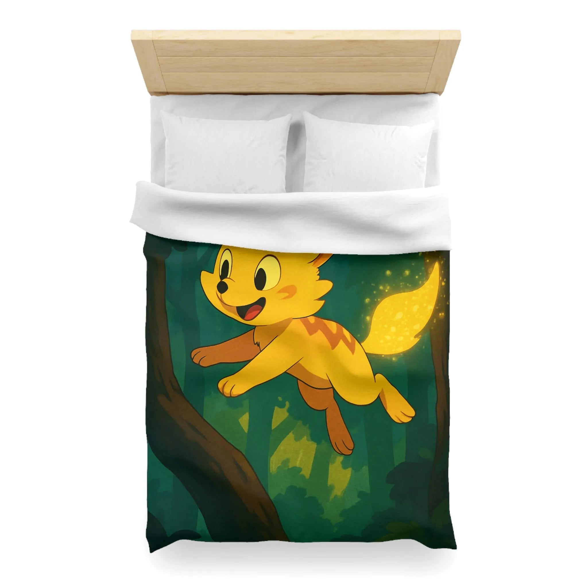 Housse de couette forêt féérique avec créature magique jaune sautant joyeusement à travers les arbres