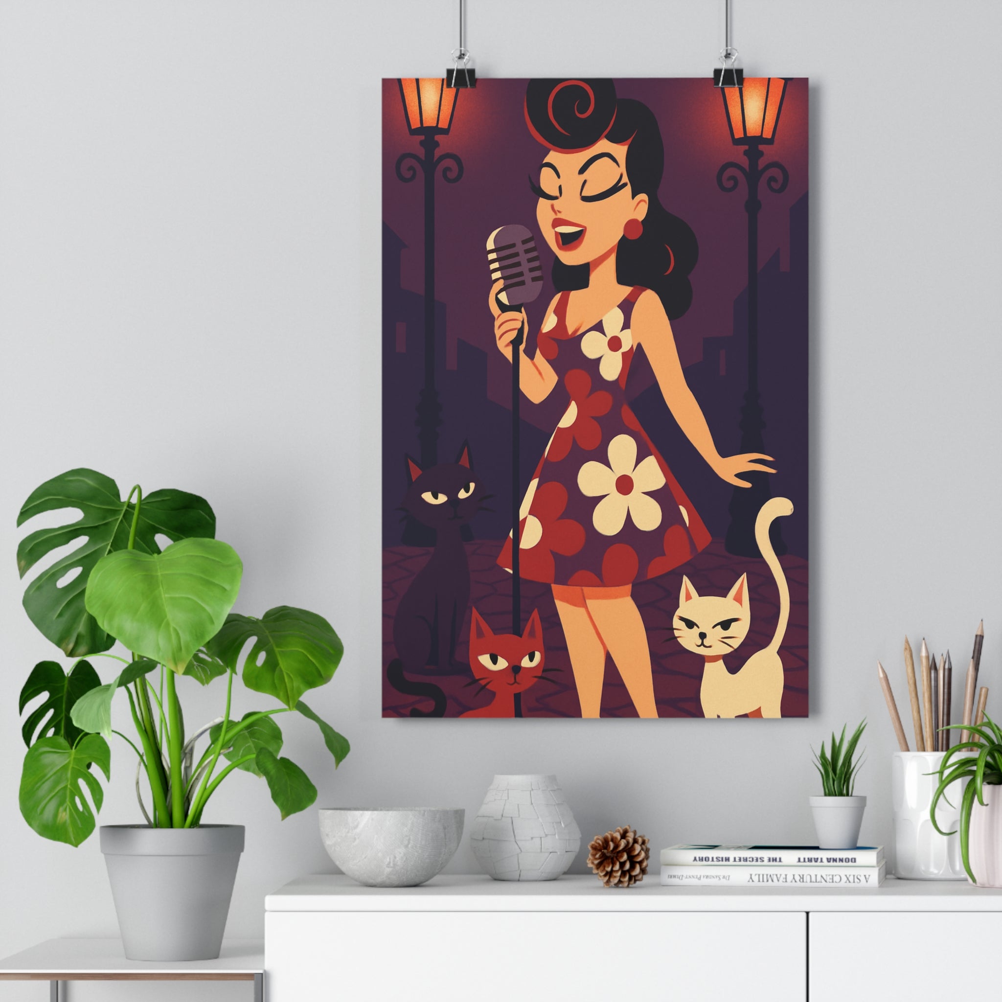 Poster décoratif rétro vintage violet orange chanteuse chats espiègle nostalgique chaleureux artistique salon chambre
