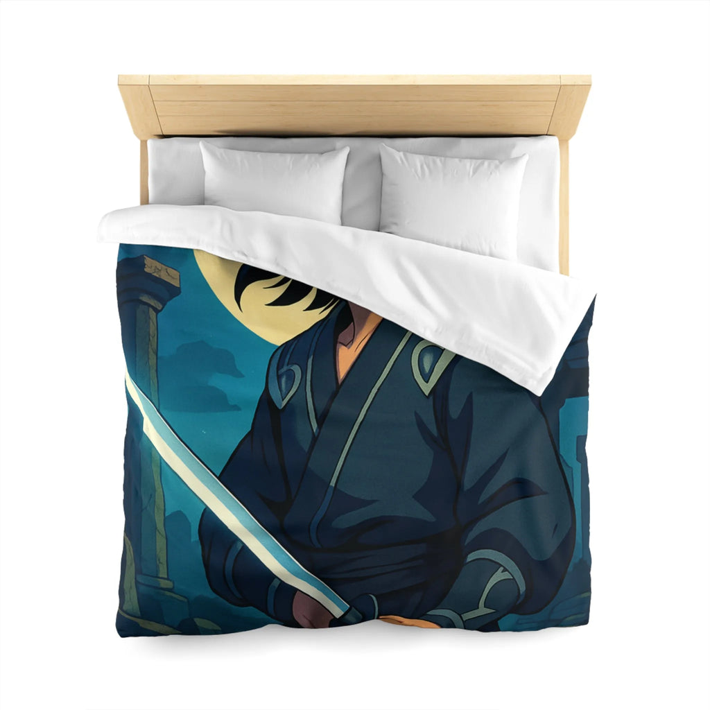 Housse de couette épique avec guerrier anime sous lune mystique et ruines anciennes