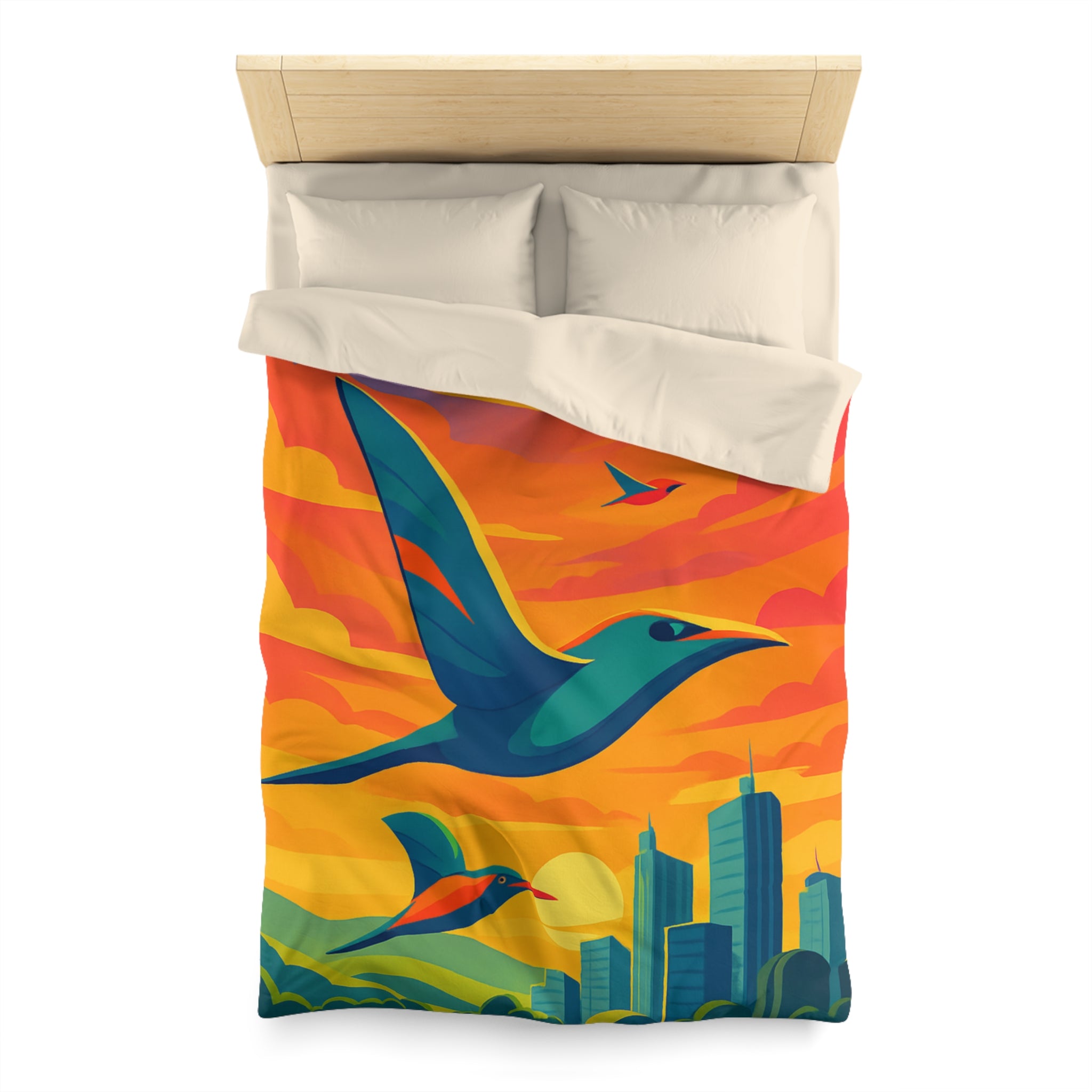 Housse de Couette Vibrante avec Oiseaux Volant au-dessus Champs et Ville au Crépuscule