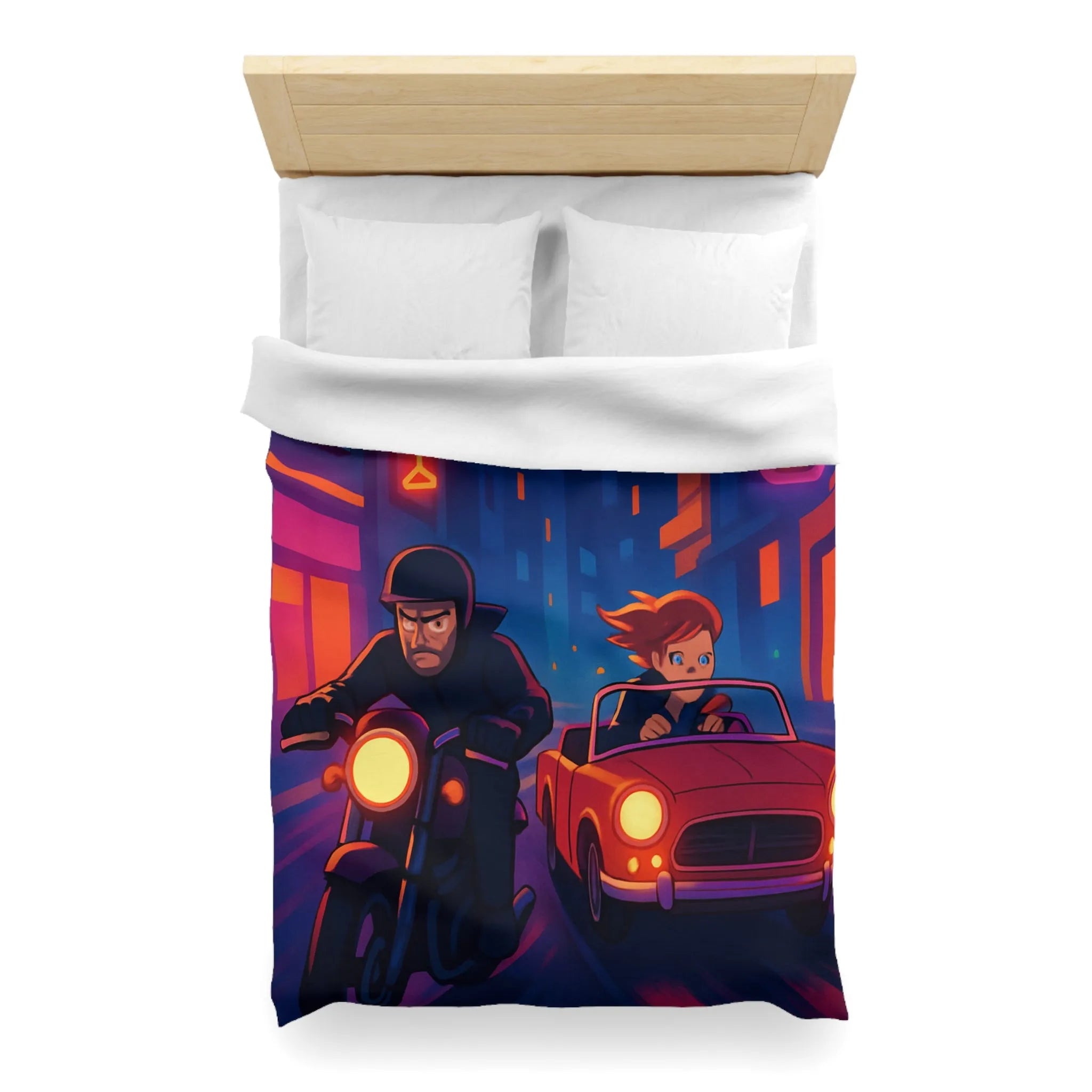 Housse de couette illustrant une scène urbaine nocturne animée avec moto et voiture