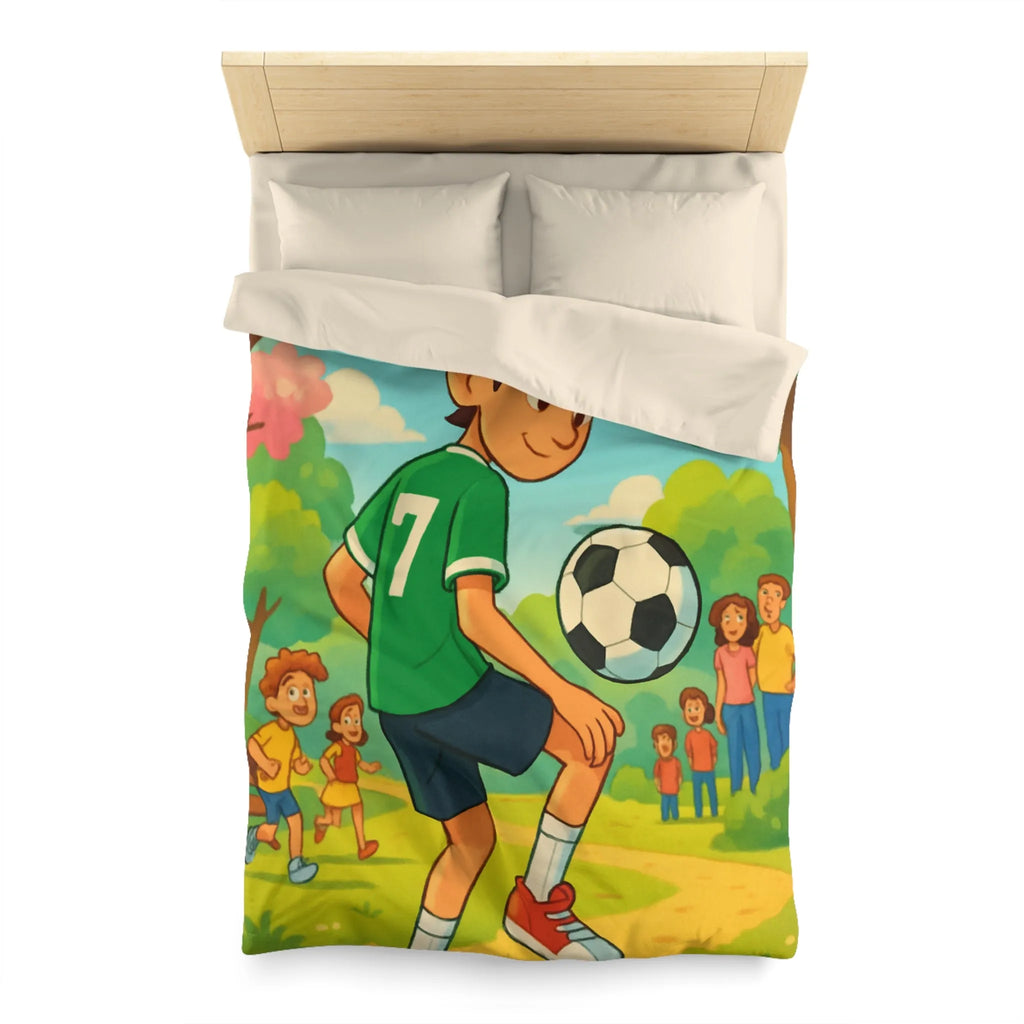 'Housse de couette enfant : garçon jouant au football dans parc coloré et animé'