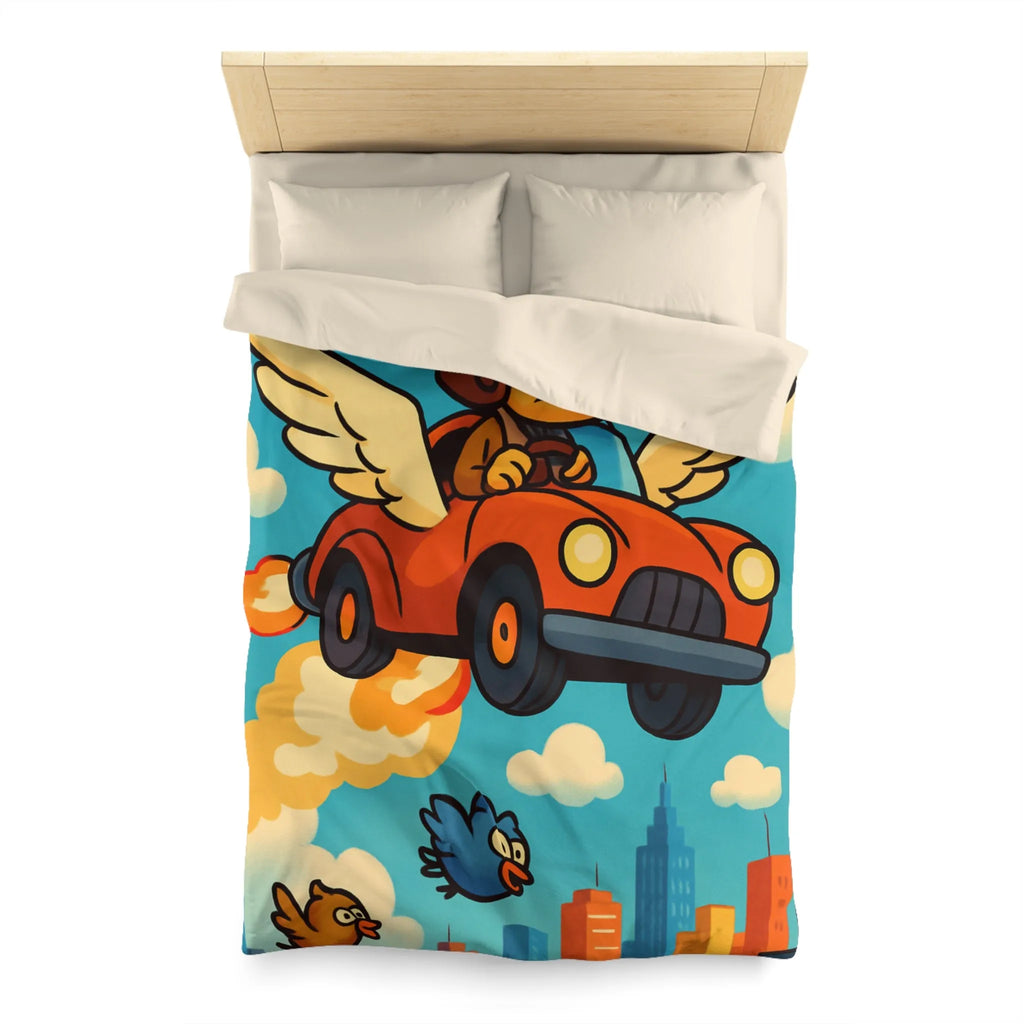 Housse de couette colorée avec chien volant dans voiture ailée au-dessus de ville cartoon